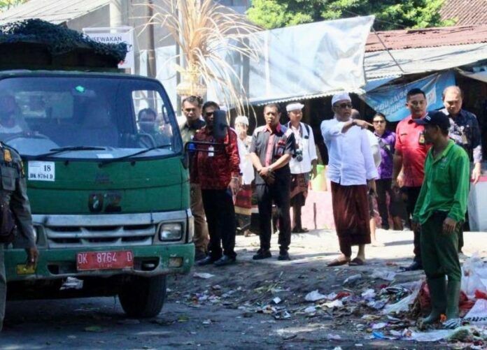 podiumnews.com-Puluhan Truk Dikerahkan Atasi Luberan Sampah 
